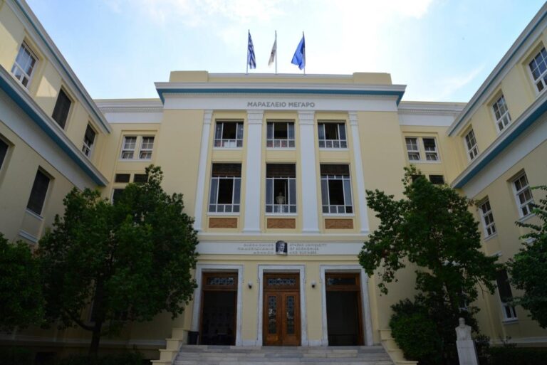 Τότε ξεκινούν οι εγγραφές στα Πανεπιστήμια, στις Στρατιωτικές Σχολές και στις ΣΑΕΚ (ΙΕΚ)