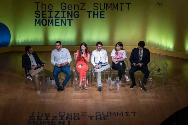 GenZ: Είναι μία απολιτίκ γενιά που φέρνει τον νέο τρόπο πολιτικής;