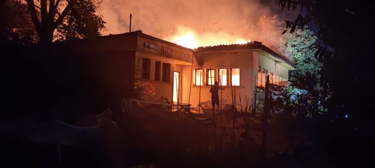 Θεσσαλονίκη: Όλο το χρονικό της πυρκαγιάς στο Στρατόπεδο Καρατάσιου