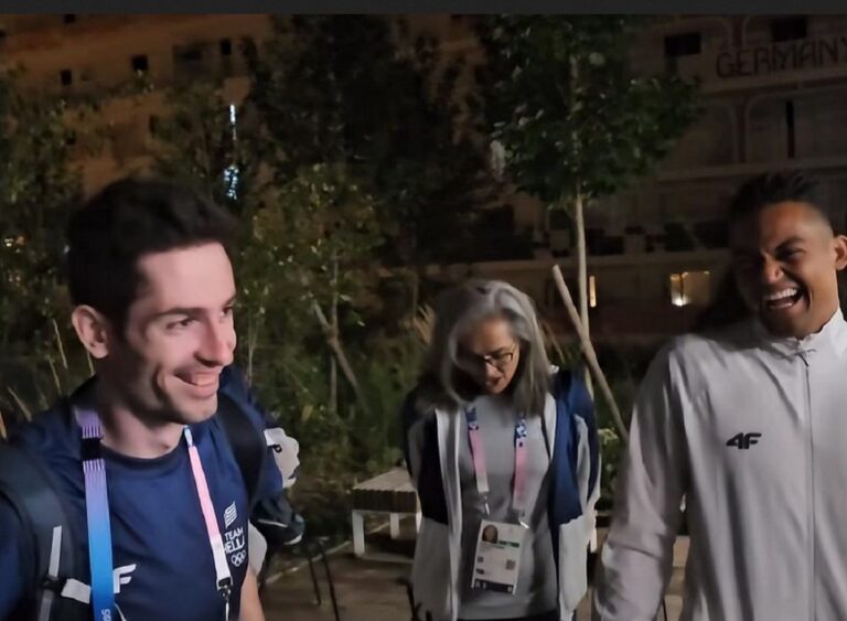 Αποθεωτική υποδοχή του χρυσού Τεντόγλου στο Ολυμπιακό Χωριό του Παρισιού