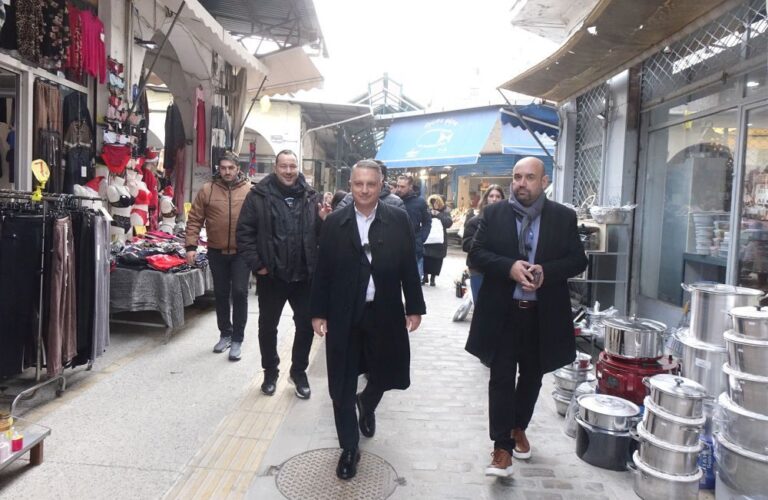 Στην αγορά του κέντρου της Θεσσαλονίκης ο Κυριάκος Μερελής και μέλη της διοίκησης του ΕΕΘ